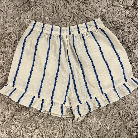 New without tags. Boden striped shorts. Size 11 - Picture 5 of 6